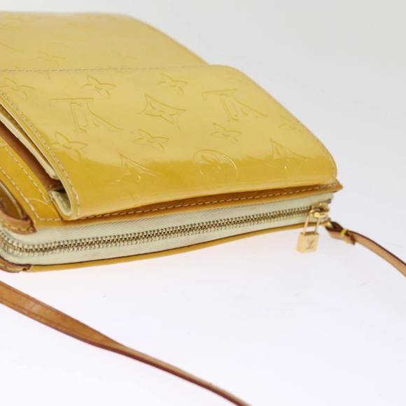 LOUIS VUITTON Monogram Vernis Motto Pouch Lime Yellow M91059 LV Auth 75874 - Picture 6 of 16